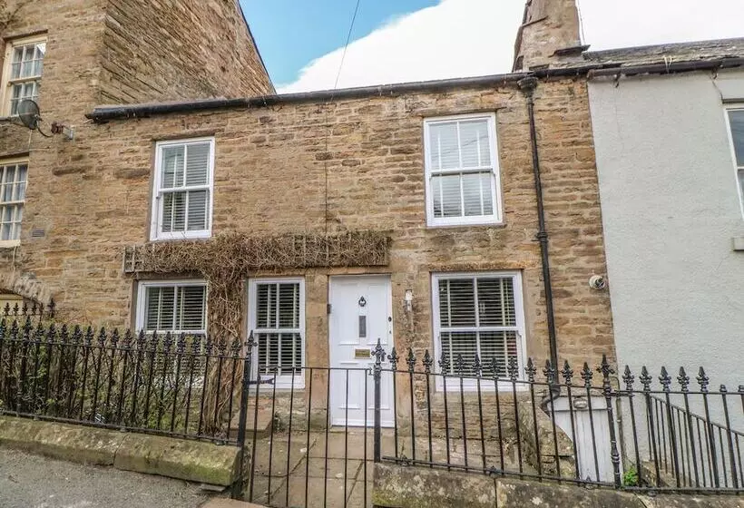Bank Cottage