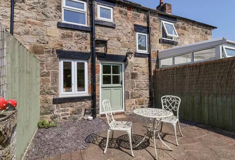 Carreg Cottage