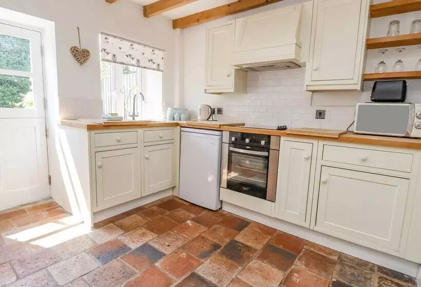 Carreg Cottage