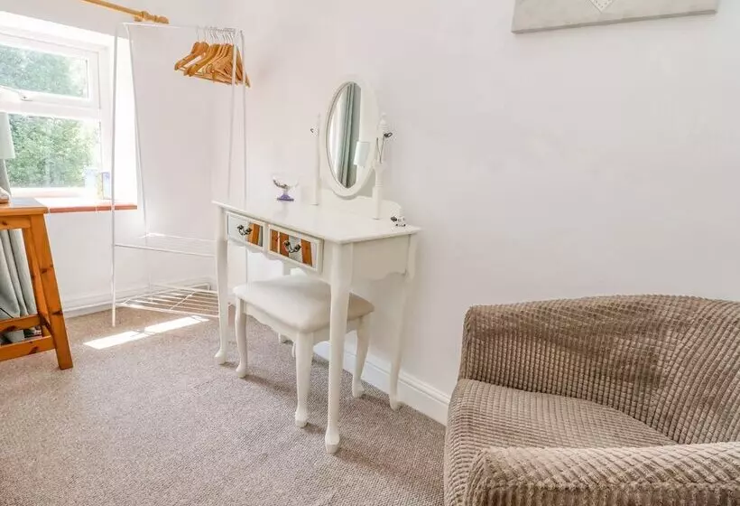 Carreg Cottage