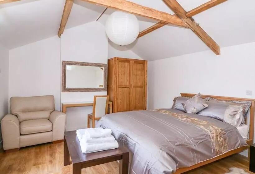 Crooked Hill Cottage