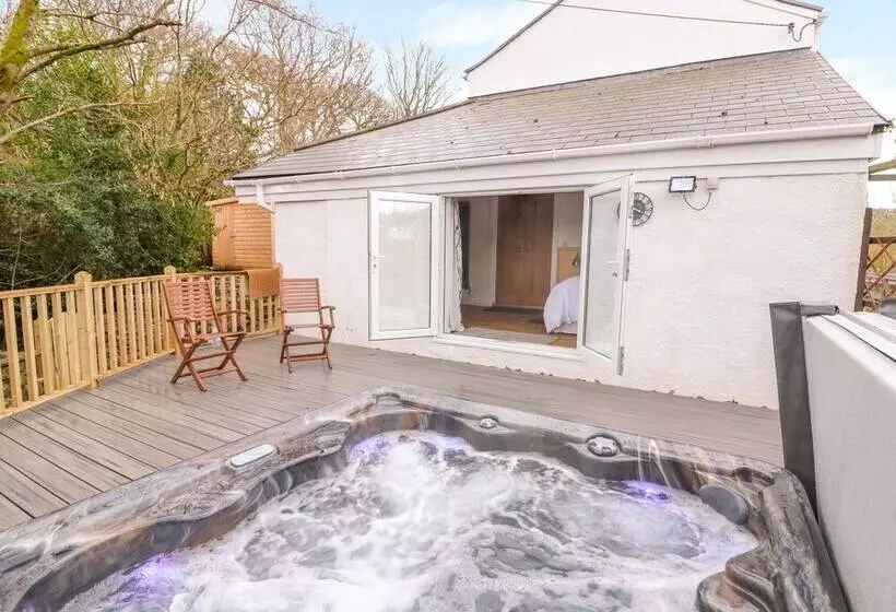 Crooked Hill Cottage