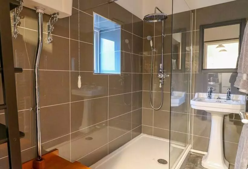 Crooked Hill Cottage