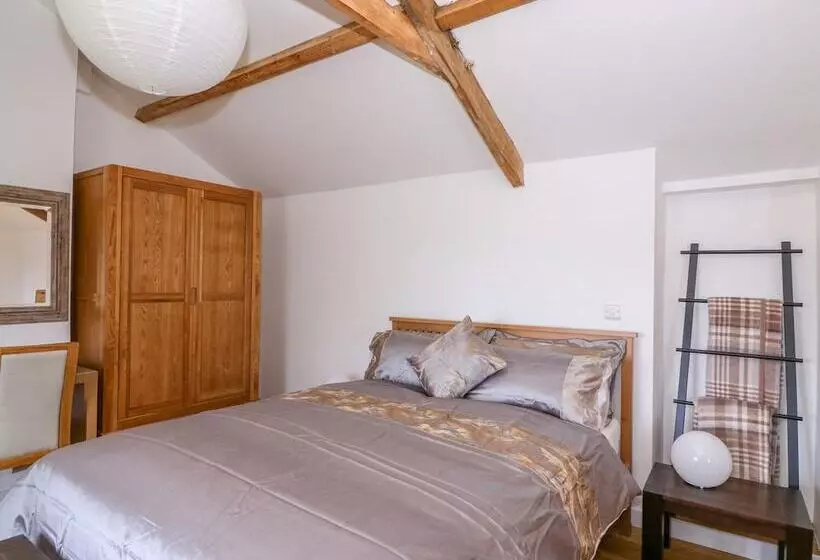 Crooked Hill Cottage