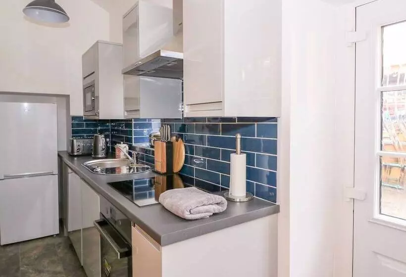 Crooked Hill Cottage