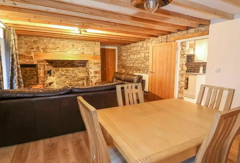 Crooked Hill Cottage