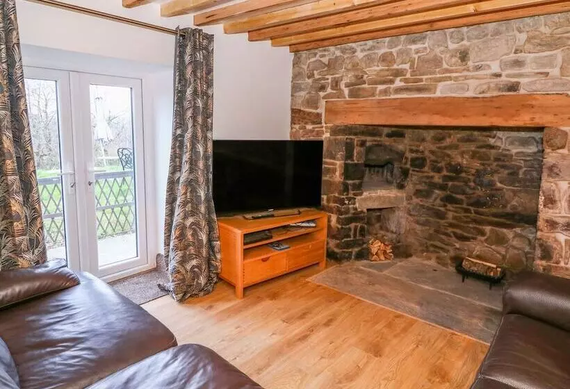 Crooked Hill Cottage