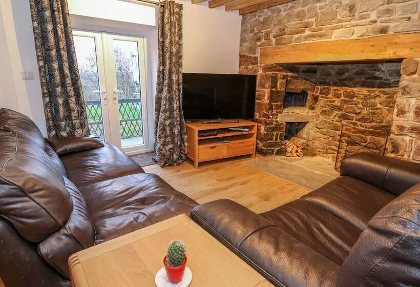 Crooked Hill Cottage