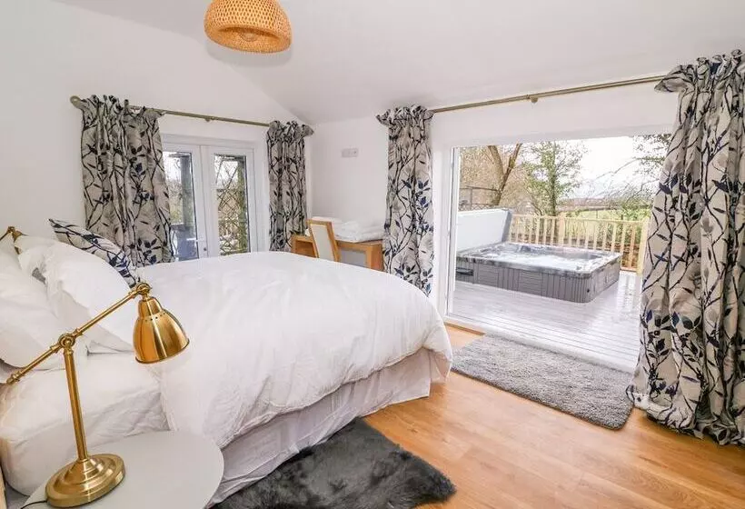 Crooked Hill Cottage