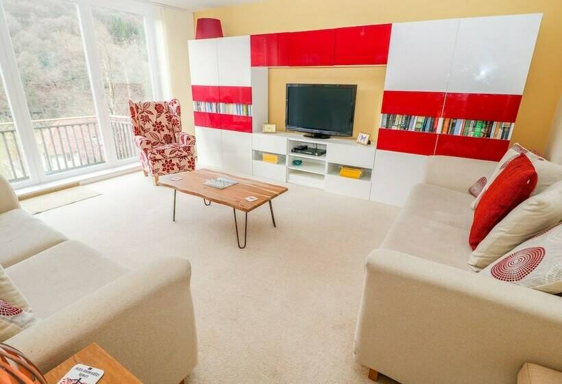 Lower Greenwood View