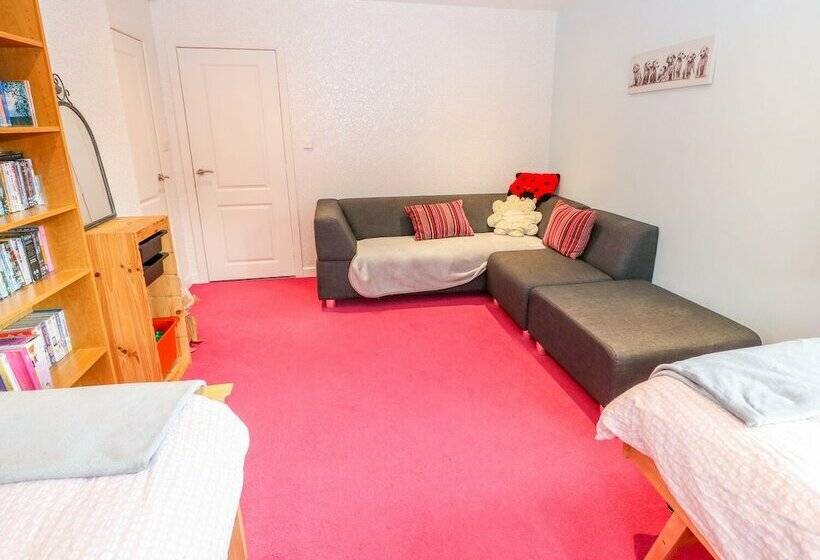 Lower Greenwood View