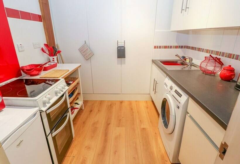 Lower Greenwood View