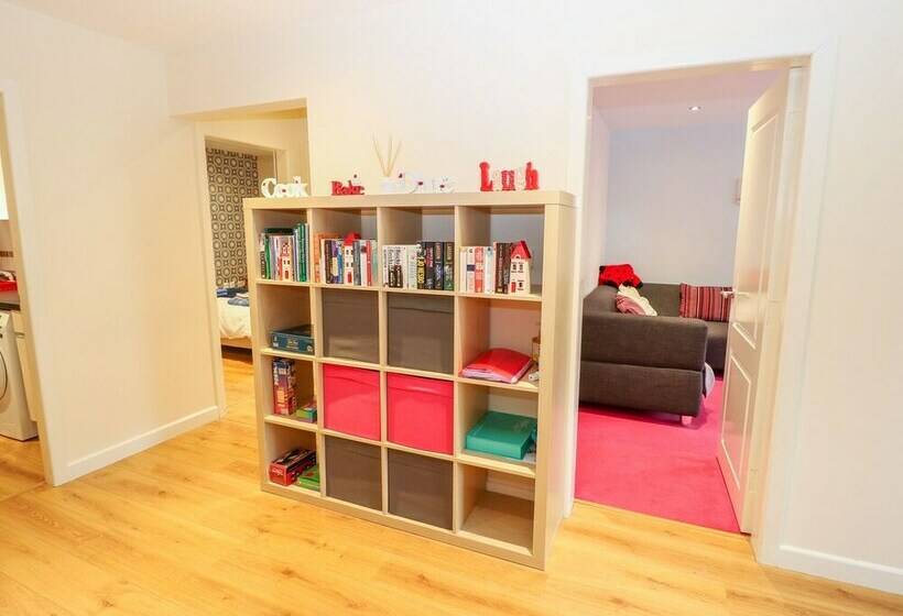 Lower Greenwood View