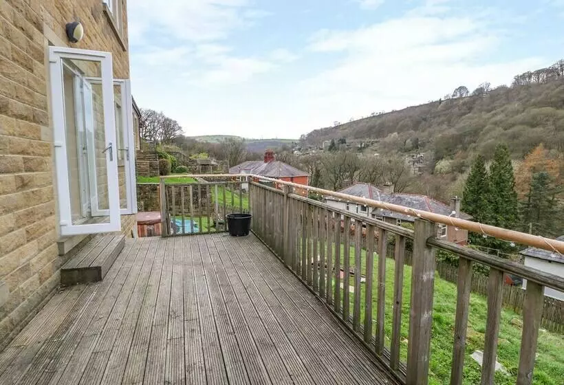 Lower Greenwood View