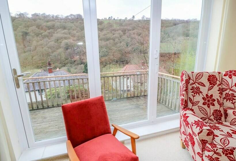 Lower Greenwood View