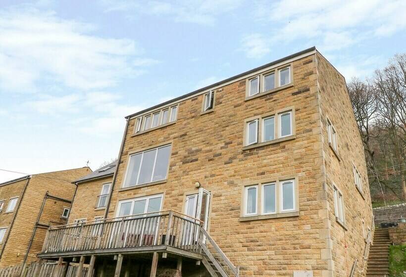 Lower Greenwood View