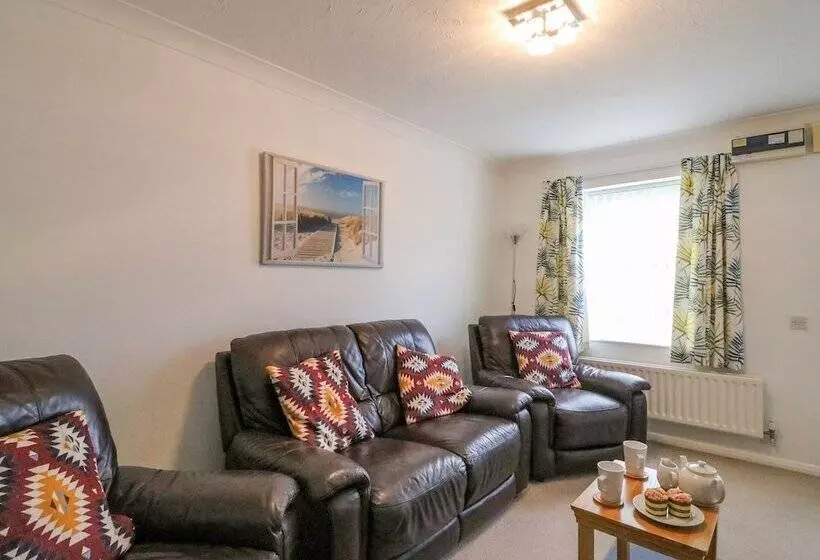 Maisy Cottage
