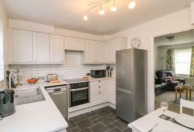 Maisy Cottage