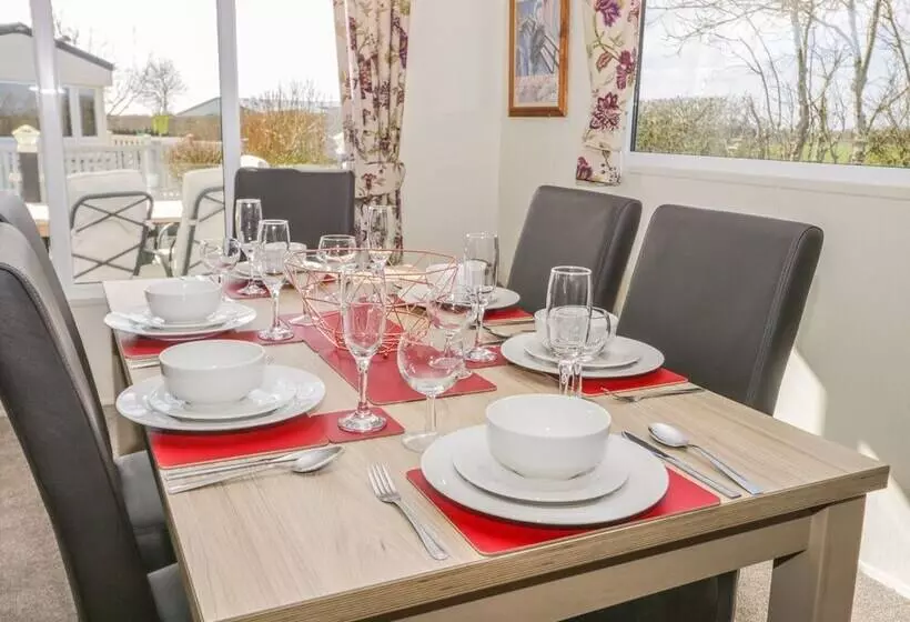 Skipsea Lodge