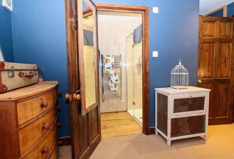 Spring Park Farmhouse