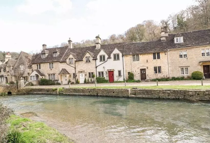 Stable Cottage
