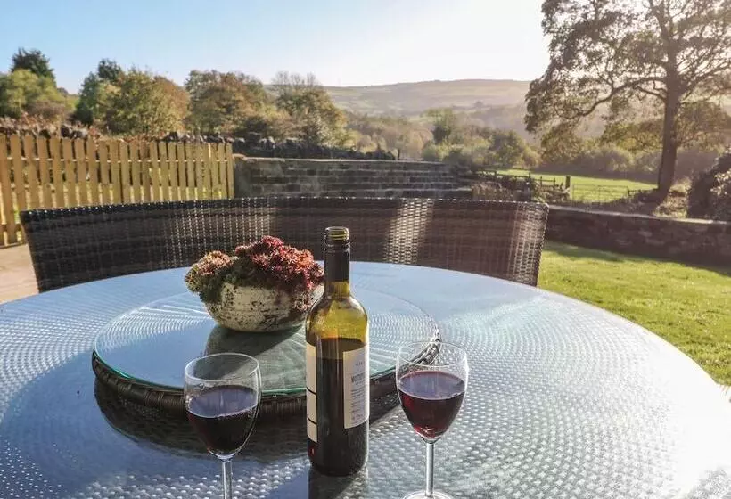 The Cottage, Beeston Hall