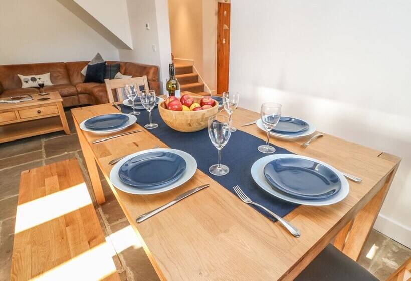 The Cottage, Beeston Hall