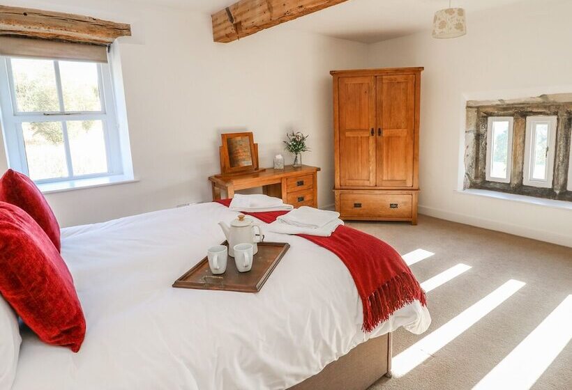 The Cottage, Beeston Hall