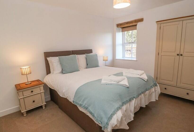 The Cottage, Beeston Hall