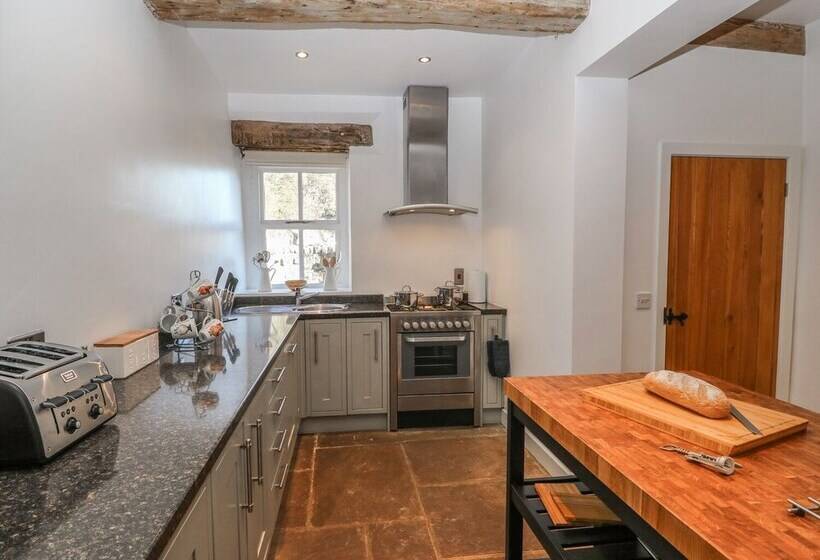 The Cottage, Beeston Hall