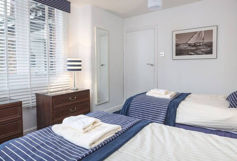 1 The Old Coach House