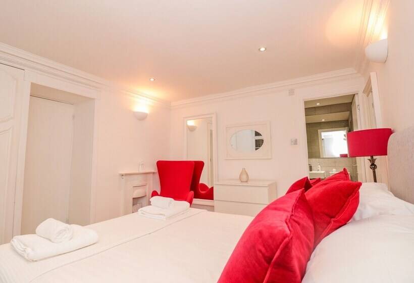 1 The Old Coach House