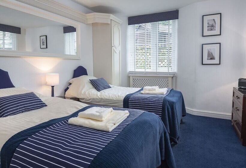 1 The Old Coach House