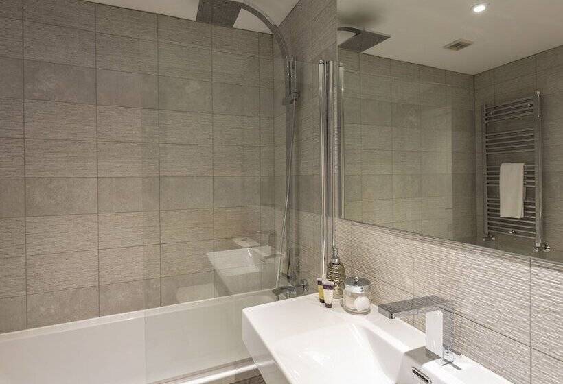 1 The Old Coach House