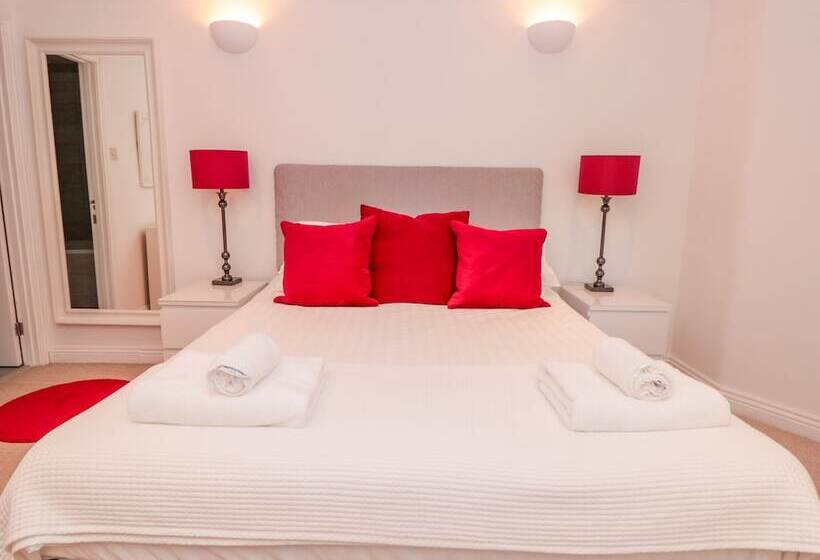 1 The Old Coach House