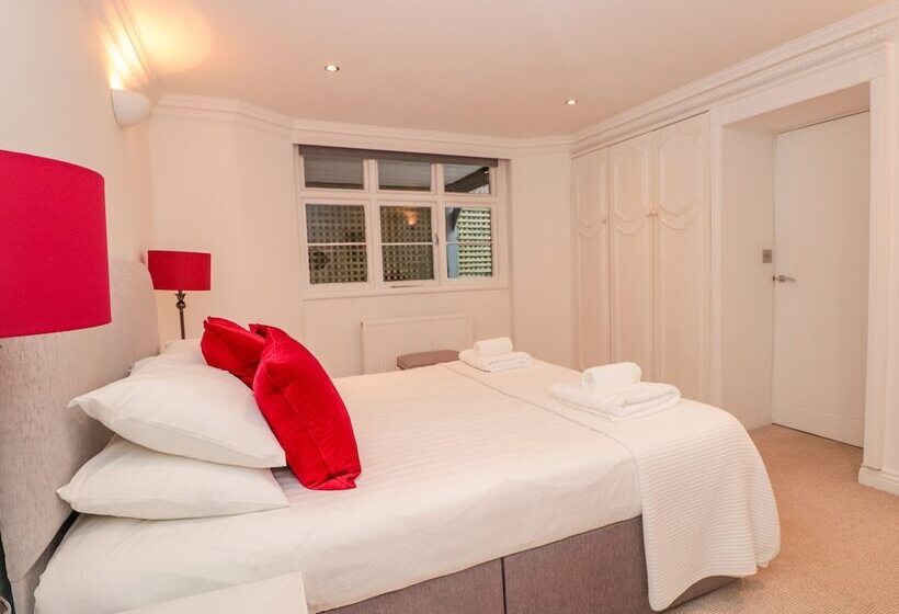 1 The Old Coach House