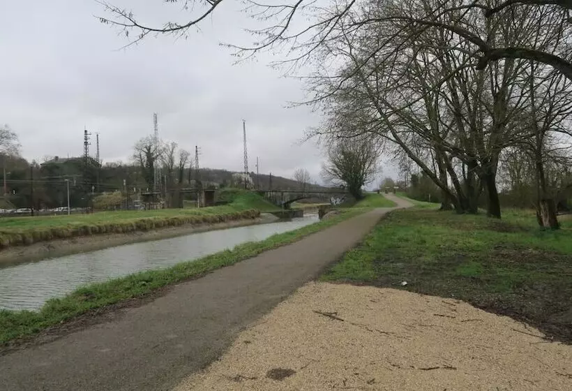 ベッドアンドブレックファースト L'oguste