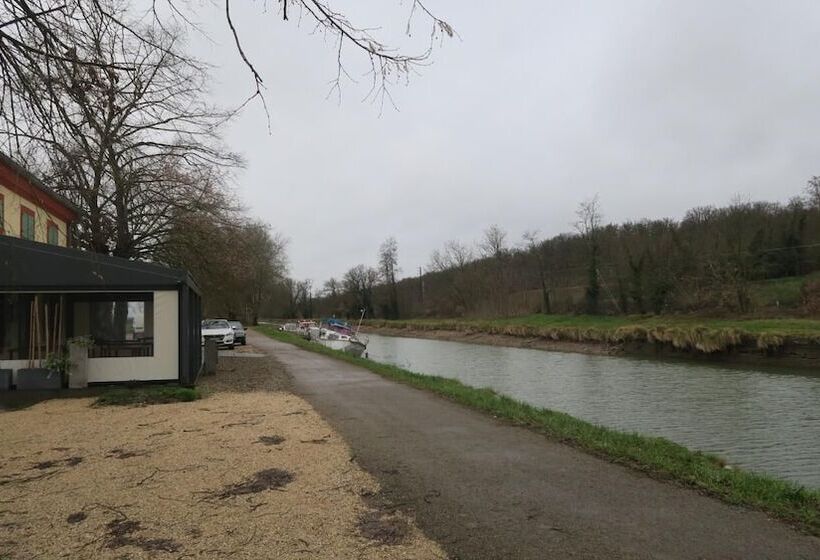 مبيت وإفطار L'oguste