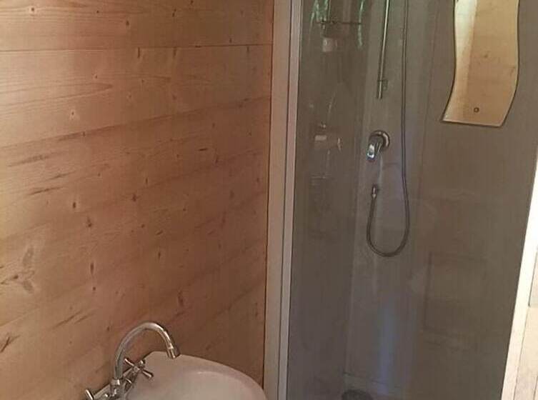 مبيت وإفطار L'oguste