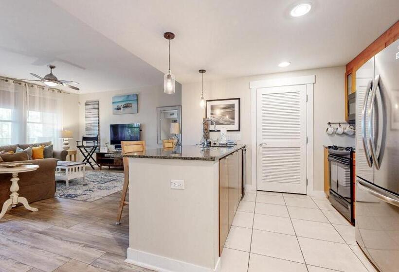 ホテル Bahia Condos