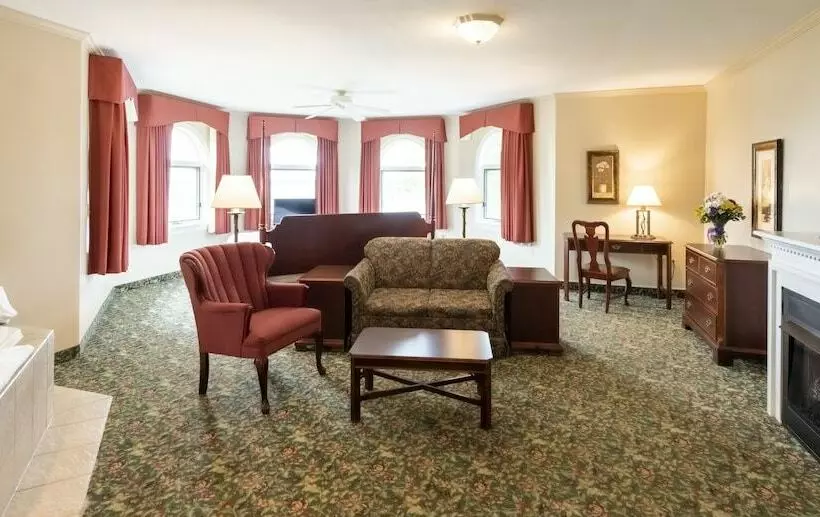 Hotelli Vinifera Inn A Belhurst Property