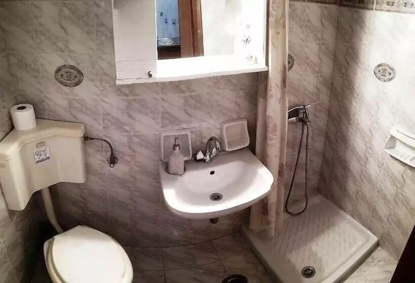 هتل Belmare Studios