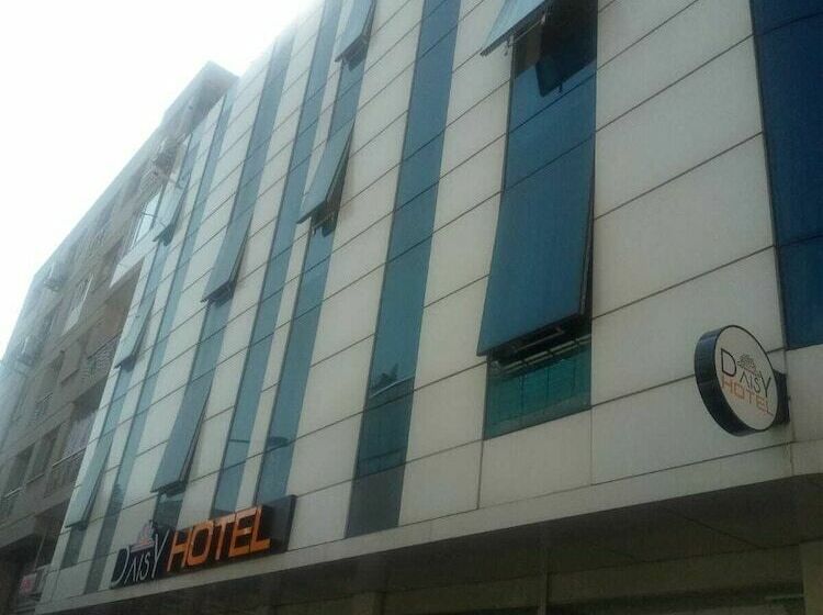 Отель Daisy