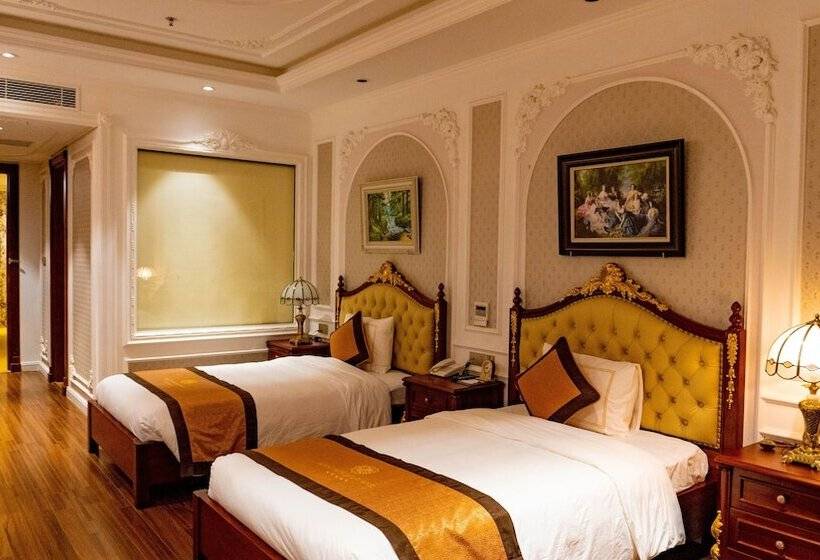 هتل Hoang Nham Luxury