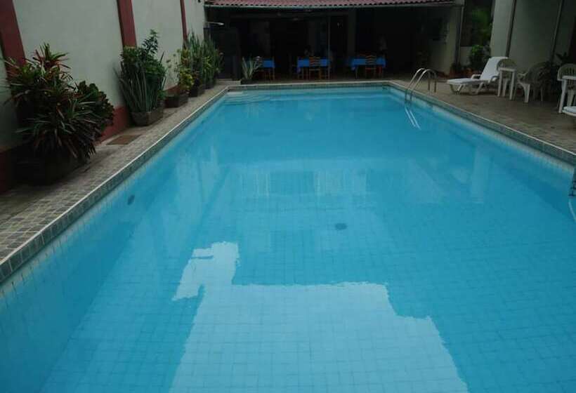 Hotel Hospedaje Komby