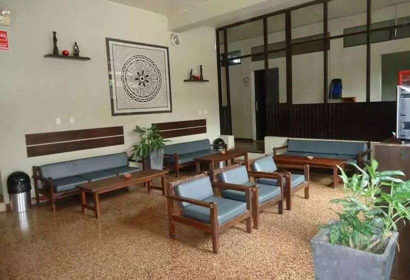 ホテル Hospedaje Komby