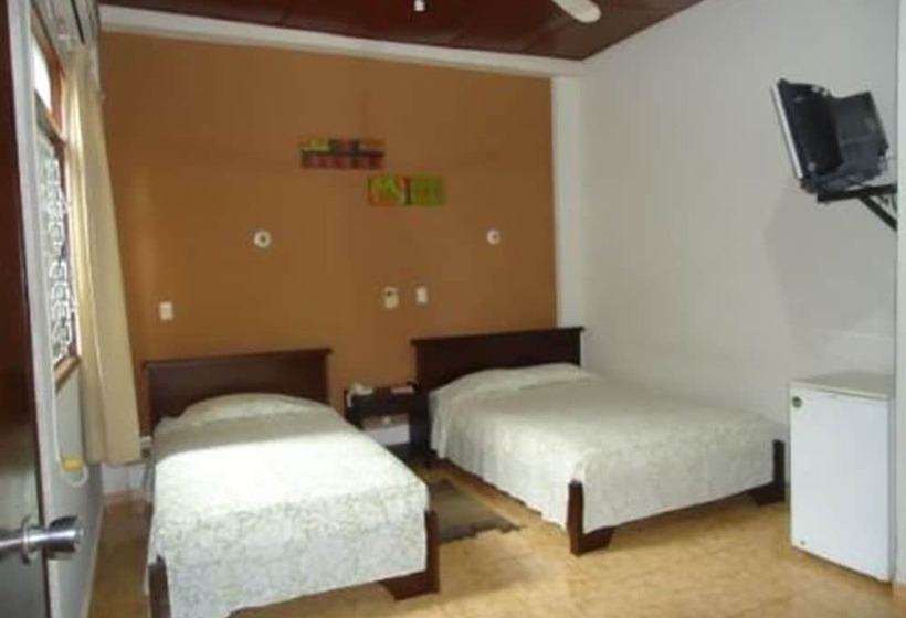 Hotel Hospedaje Komby