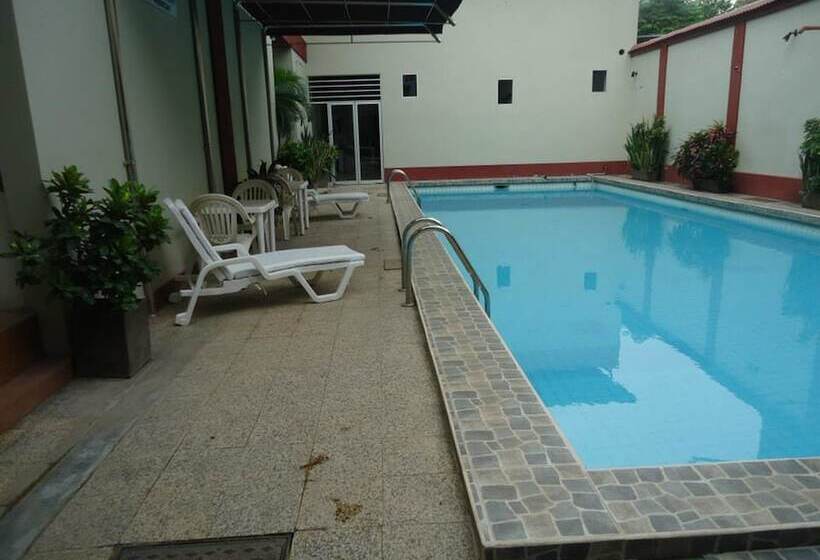 Hotel Hospedaje Komby