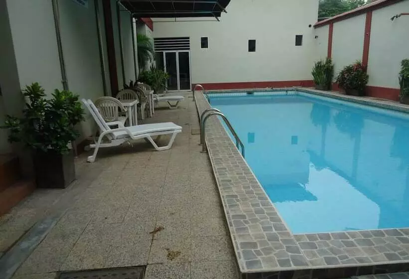 ホテル Hospedaje Komby