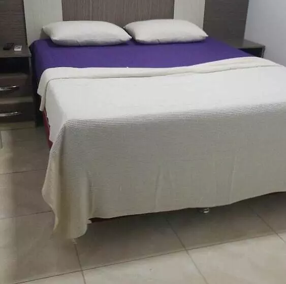 ホテル Hostel Airla